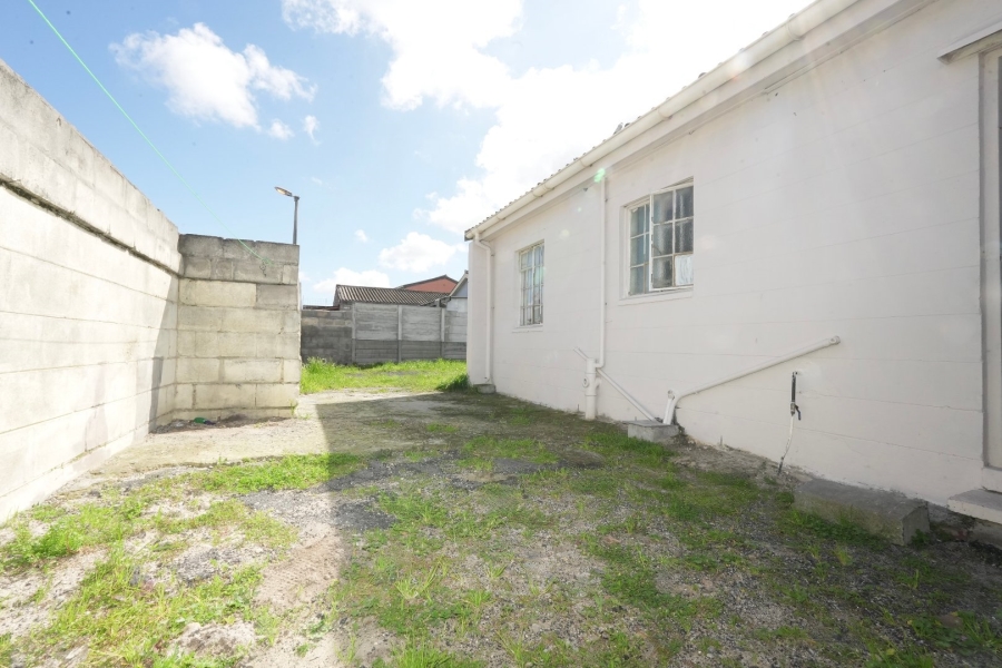 2 Bedroom Property for Sale in New Woodlands Western Cape